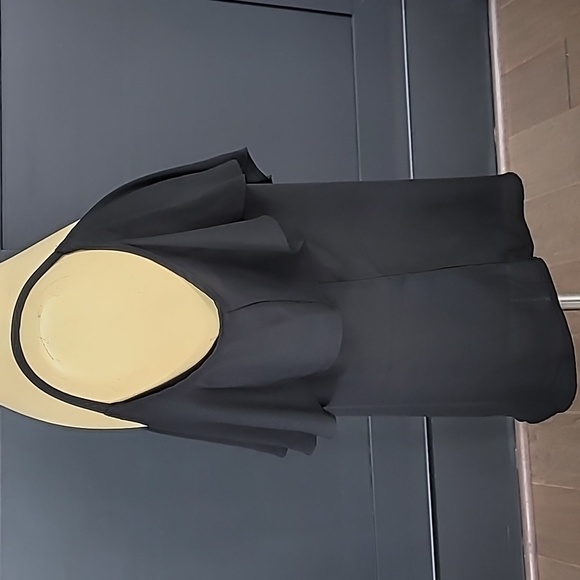 Flutter sleeve Top - Picture 4 of 7